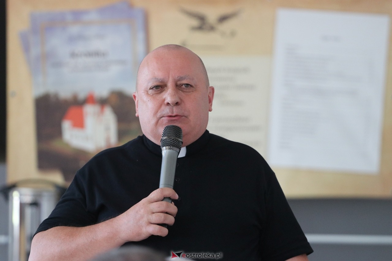 Spotkanie autorskie z ks. Bogusławem Ofmanem [29.06.2024] - zdjęcie #1 - eOstroleka.pl