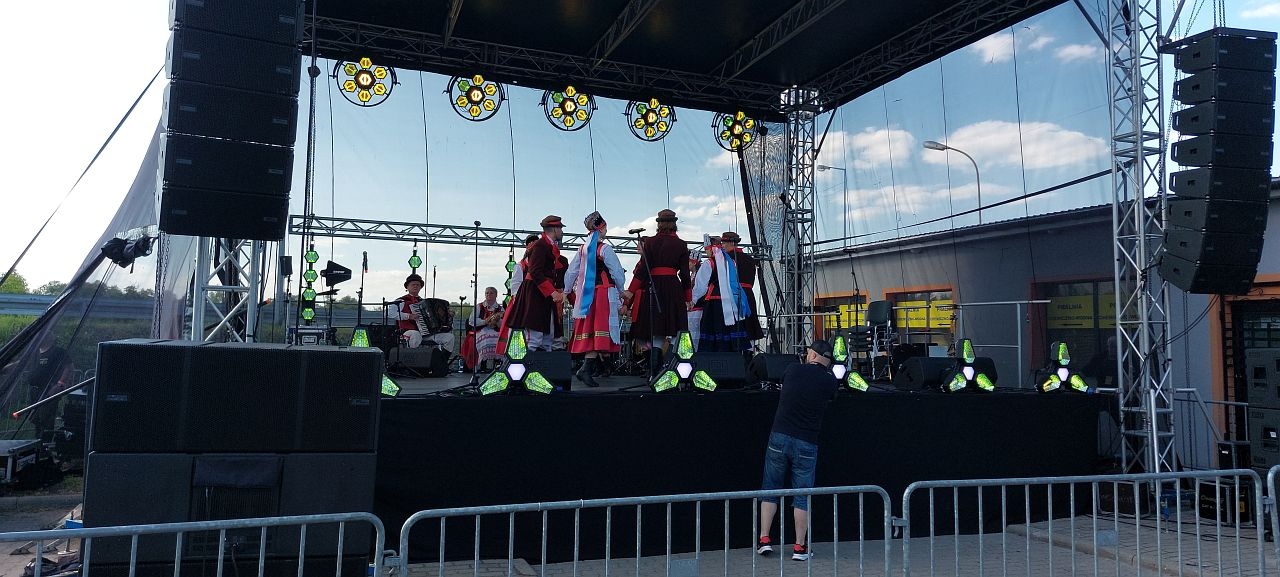 „Wianki dla Kurpianki” przy Muzeum Kultury Kurpiowskiej [29.06.24] - zdjęcie #5 - eOstroleka.pl