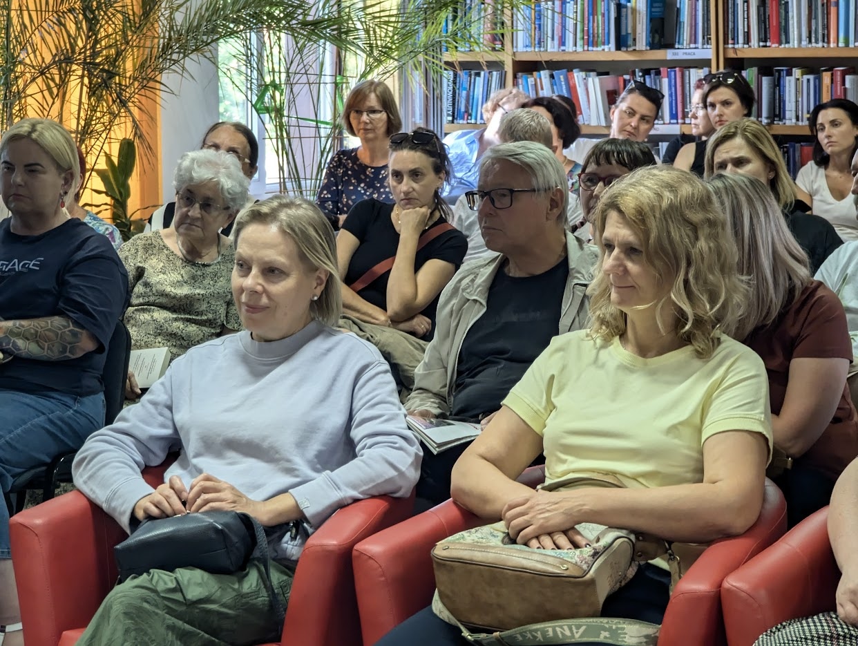 „Z pisarzami na tapecie czyli ostrołęckie spotkania literackie” - Bartosz Węglarczyk [02.07.2024] - zdjęcie #7 - eOstroleka.pl