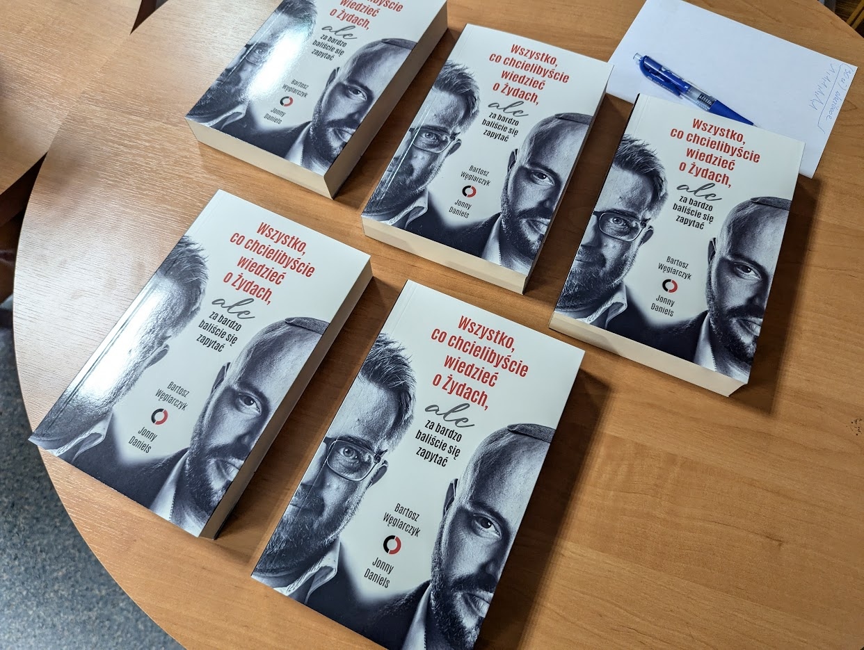 „Z pisarzami na tapecie czyli ostrołęckie spotkania literackie” - Bartosz Węglarczyk [02.07.2024] - zdjęcie #5 - eOstroleka.pl