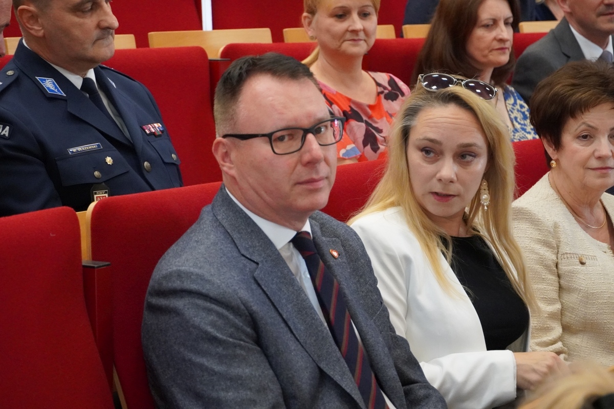 Rozdanie dyplomów absolwentom WSAP w Ostrołęce [05.07.2024] - zdjęcie #137 - eOstroleka.pl