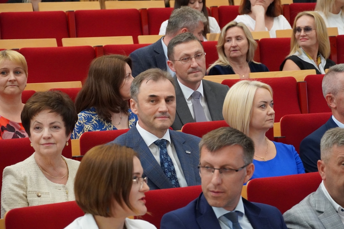 Rozdanie dyplomów absolwentom WSAP w Ostrołęce [05.07.2024] - zdjęcie #130 - eOstroleka.pl