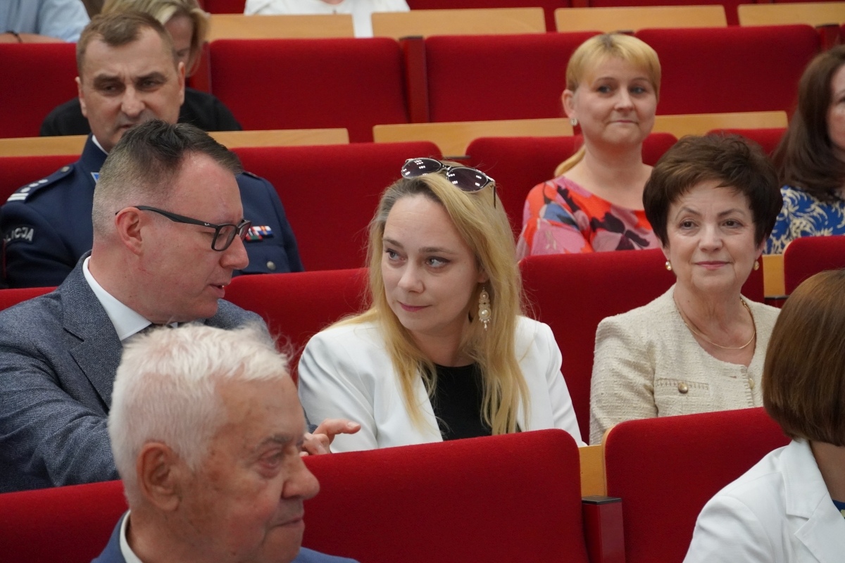 Rozdanie dyplomów absolwentom WSAP w Ostrołęce [05.07.2024] - zdjęcie #129 - eOstroleka.pl