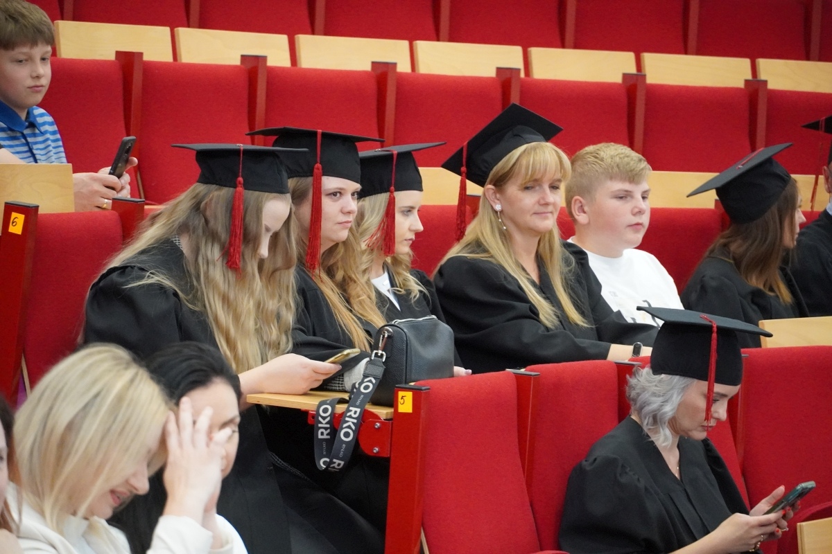 Rozdanie dyplomów absolwentom WSAP w Ostrołęce [05.07.2024] - zdjęcie #120 - eOstroleka.pl
