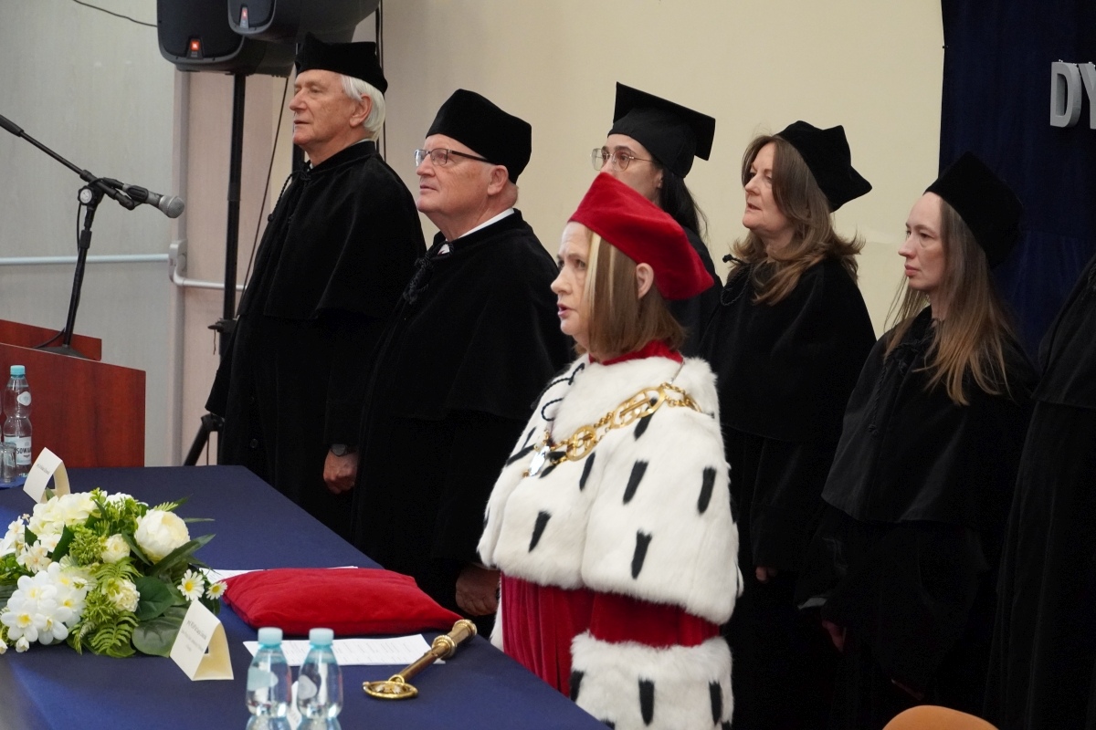 Rozdanie dyplomów absolwentom WSAP w Ostrołęce [05.07.2024] - zdjęcie #115 - eOstroleka.pl