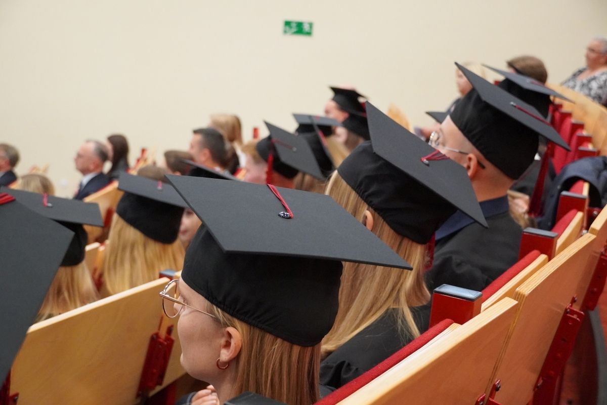 Rozdanie dyplomów absolwentom WSAP w Ostrołęce [05.07.2024] - zdjęcie #108 - eOstroleka.pl