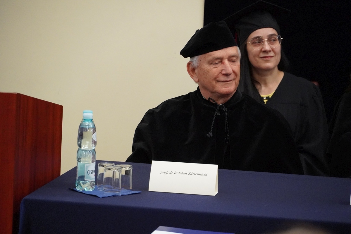 Rozdanie dyplomów absolwentom WSAP w Ostrołęce [05.07.2024] - zdjęcie #101 - eOstroleka.pl