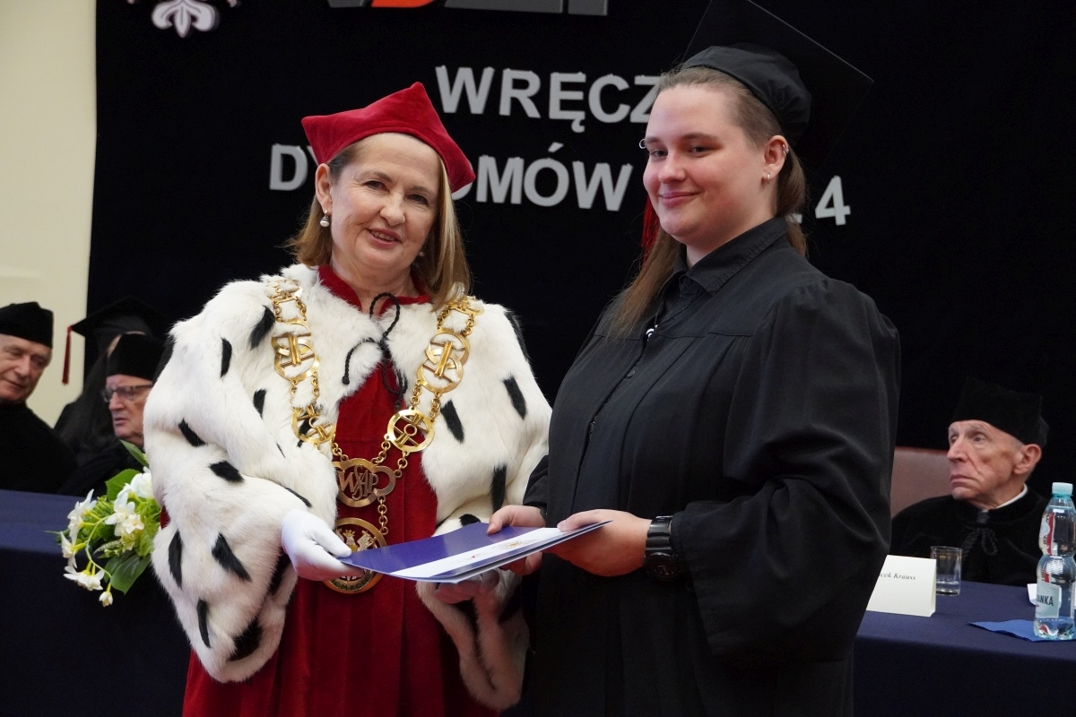 Rozdanie dyplomów absolwentom WSAP w Ostrołęce [05.07.2024] - zdjęcie #25 - eOstroleka.pl