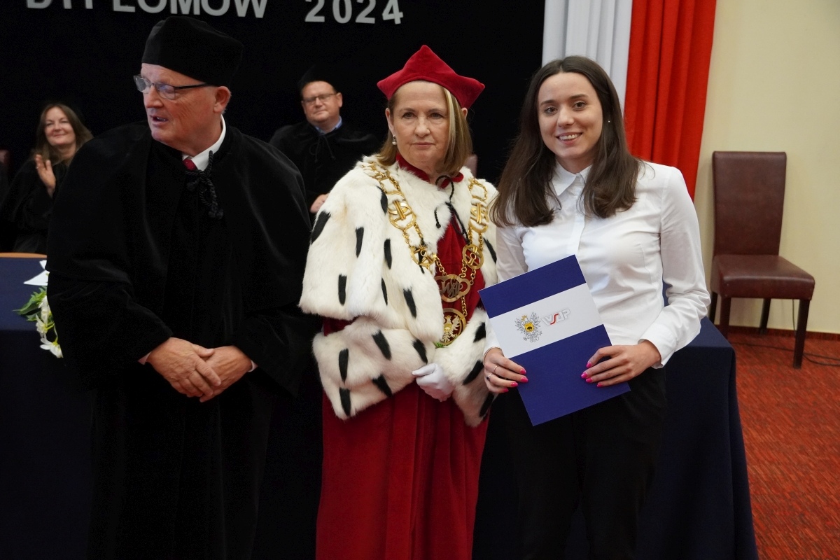 Rozdanie dyplomów absolwentom WSAP w Ostrołęce [05.07.2024] - zdjęcie #10 - eOstroleka.pl