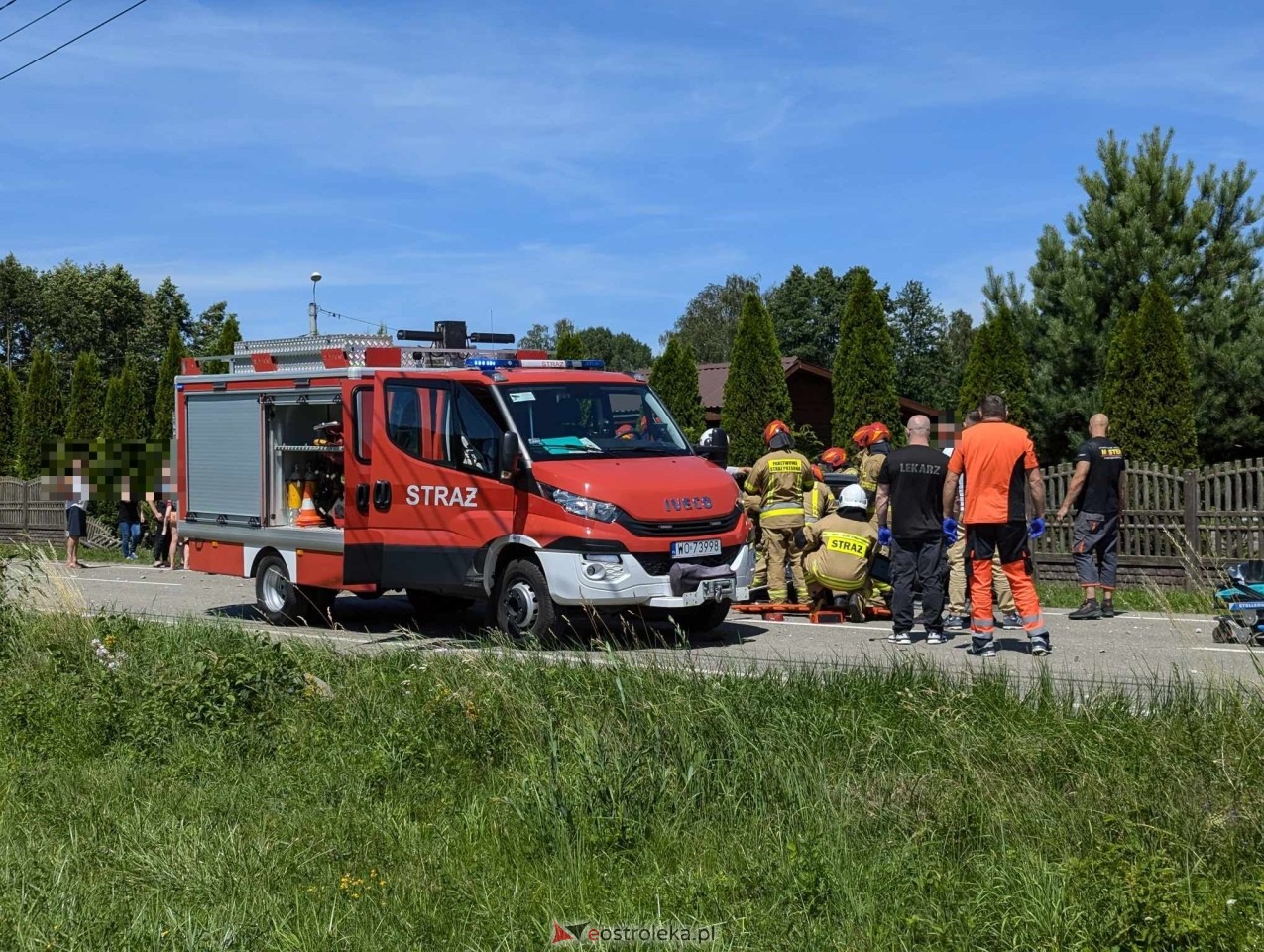 Wypadek w Czarnowcu [06.07.2024] - zdjęcie #9 - eOstroleka.pl