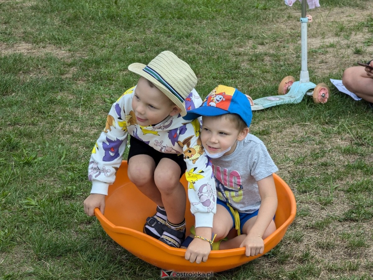 Radosny Świetlicobus na osiedlu Centrum [05.07.2024] - zdjęcie #23 - eOstroleka.pl