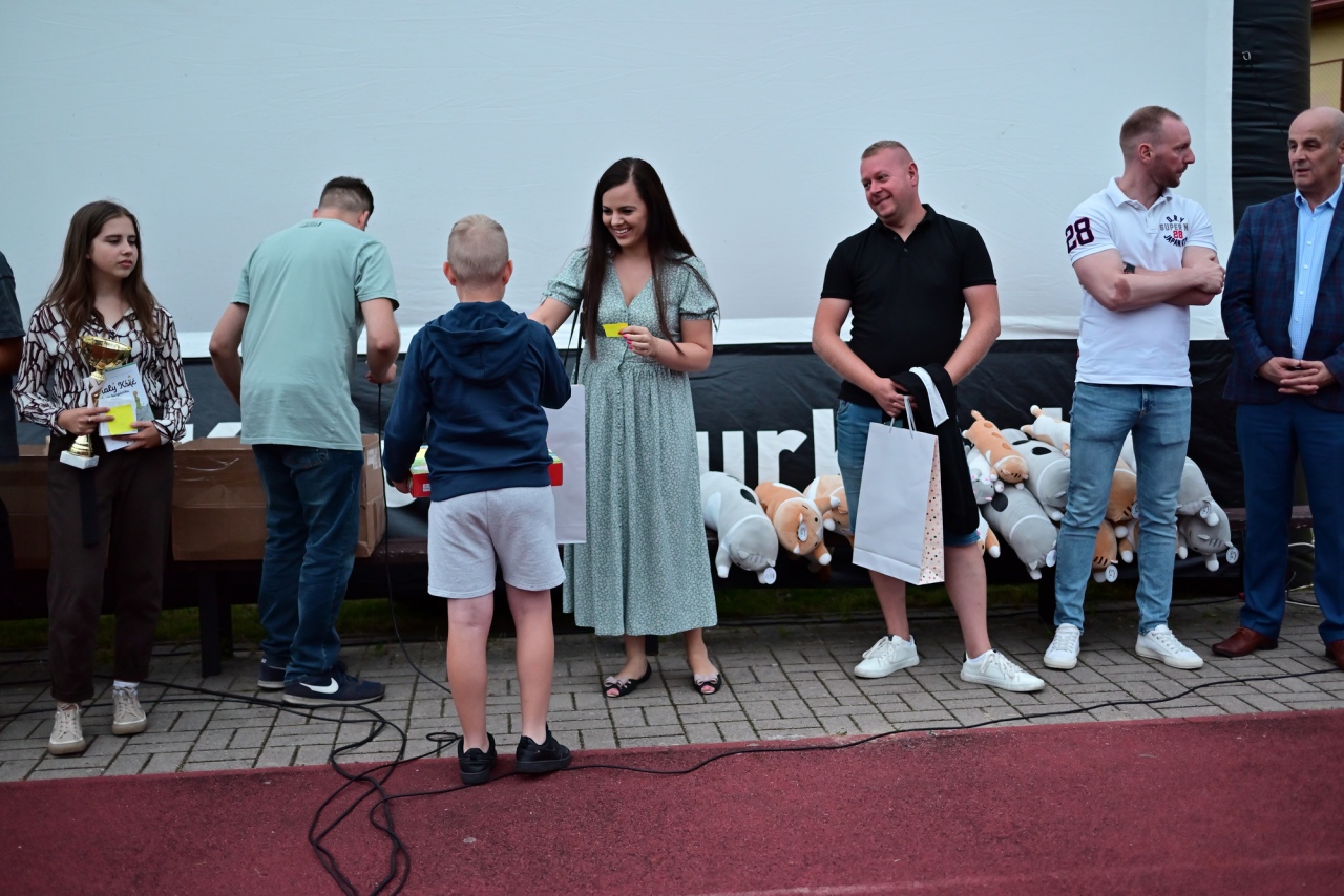 Kino plenerowe Po sąsiedzku w Białobieli [07.07.2024] - zdjęcie #1 - eOstroleka.pl