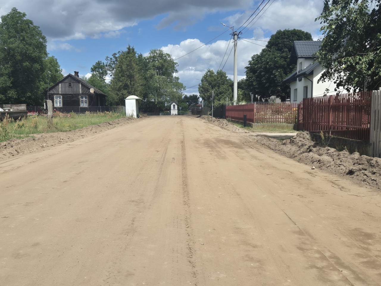 Nowa nawierzchnia na trasie Grodzisk - Janki [08.07.2024] - zdjęcie #15 - eOstroleka.pl