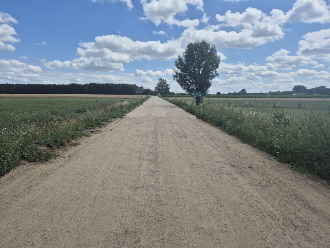 Nowa nawierzchnia na trasie Grodzisk - Janki [08.07.2024] - zdjęcie #7 - eOstroleka.pl