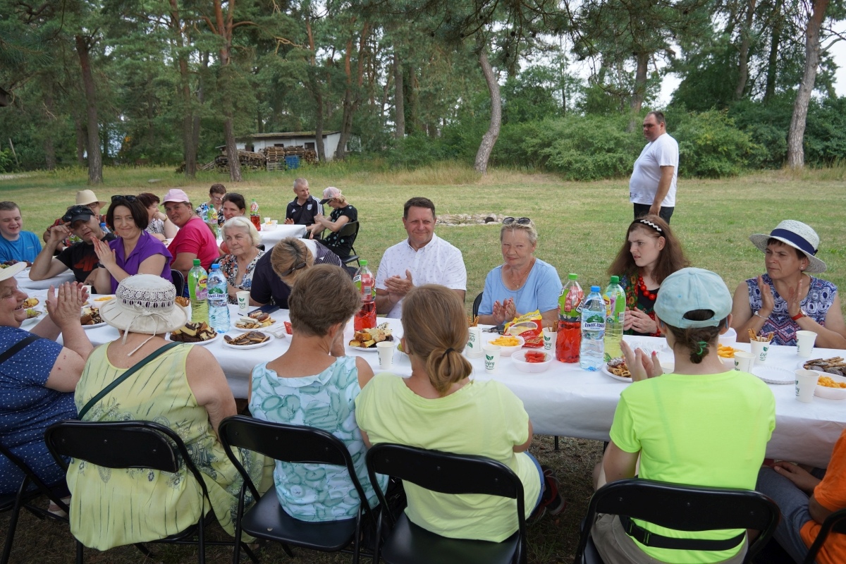 Dzień Rodziny w Środowiskowym Domu Samopomocy w Czarnowie [11.07.2024] - zdjęcie #56 - eOstroleka.pl