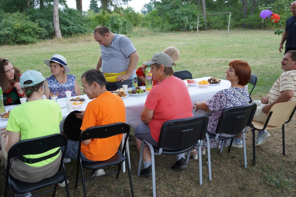 Dzień Rodziny w Środowiskowym Domu Samopomocy w Czarnowie [11.07.2024] - zdjęcie #53 - eOstroleka.pl