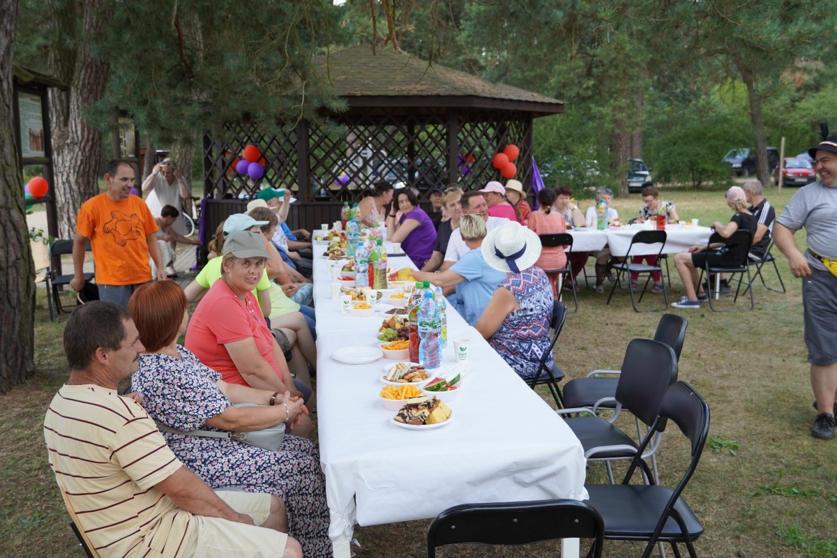 Dzień Rodziny w Środowiskowym Domu Samopomocy w Czarnowie [11.07.2024] - zdjęcie #52 - eOstroleka.pl