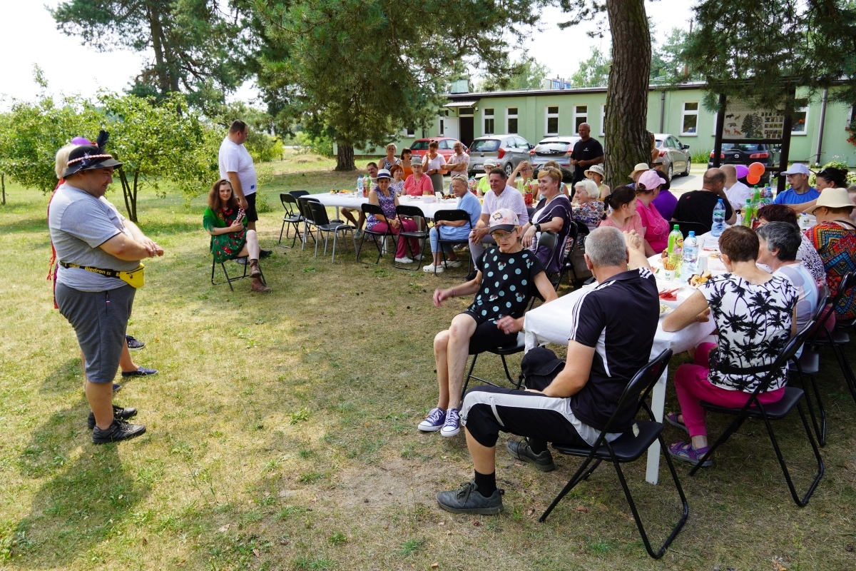 Dzień Rodziny w Środowiskowym Domu Samopomocy w Czarnowie [11.07.2024] - zdjęcie #32 - eOstroleka.pl