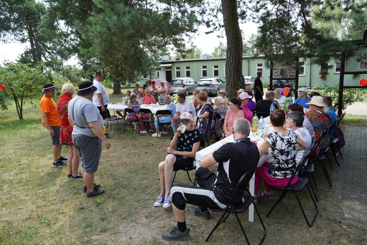 Dzień Rodziny w Środowiskowym Domu Samopomocy w Czarnowie [11.07.2024] - zdjęcie #26 - eOstroleka.pl