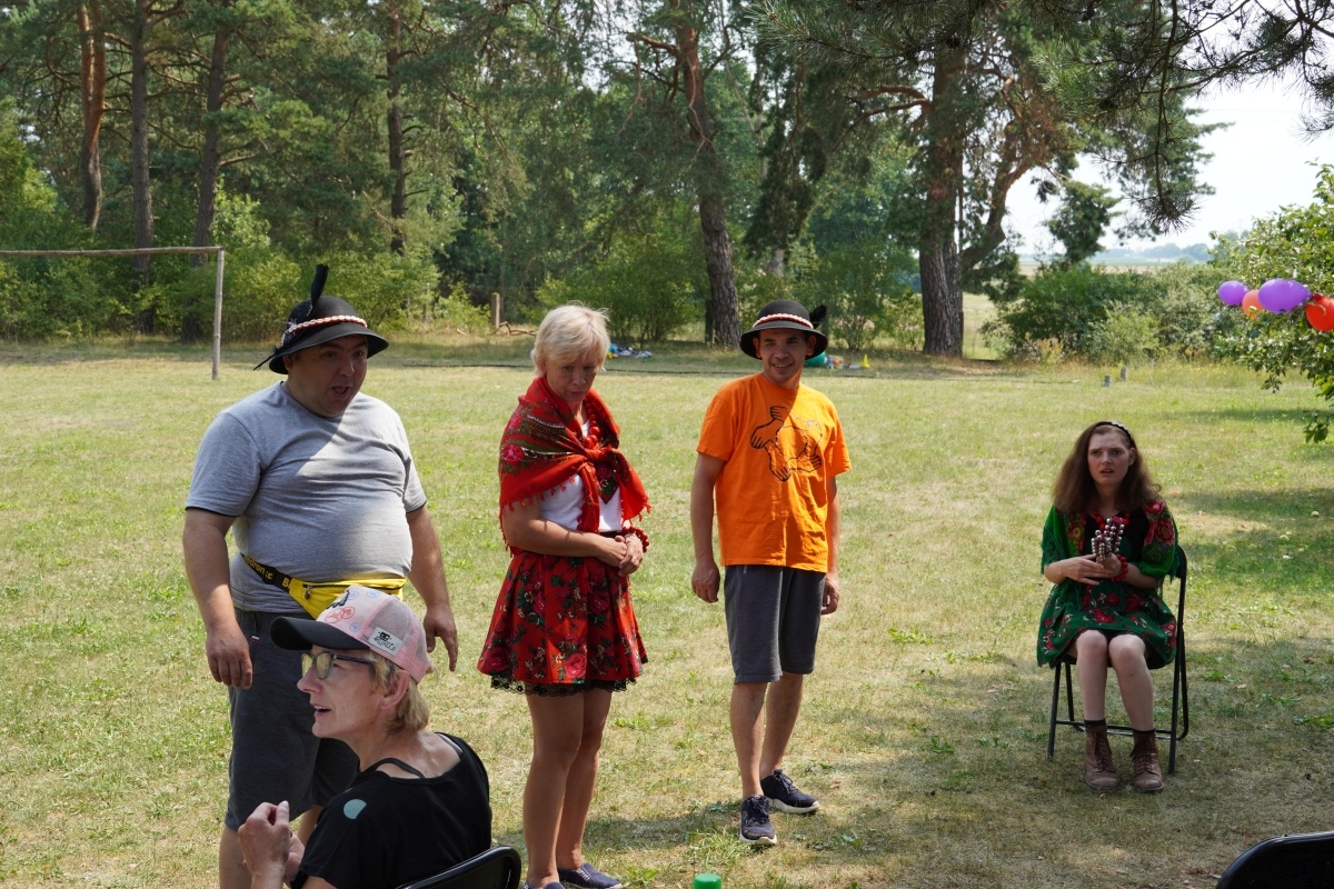 Dzień Rodziny w Środowiskowym Domu Samopomocy w Czarnowie [11.07.2024] - zdjęcie #25 - eOstroleka.pl