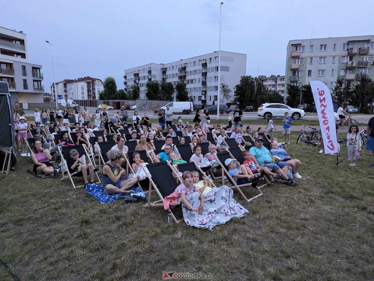 Kino plenerowe przy Galerii Bursztynowej [12.07.2024] - zdjęcie #39 - eOstroleka.pl
