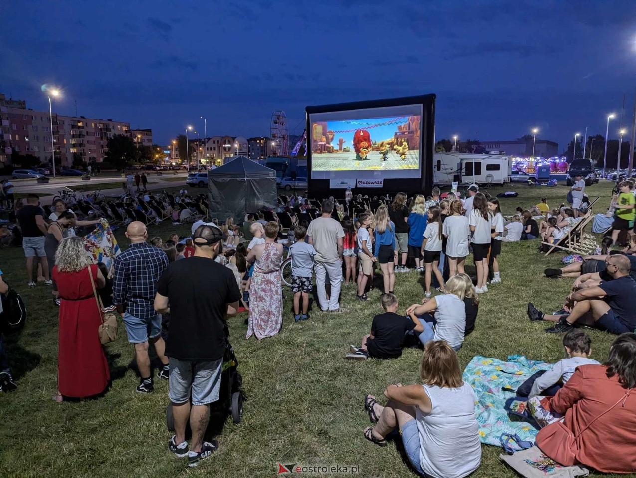 Kino plenerowe przy Galerii Bursztynowej [12.07.2024] - zdjęcie #38 - eOstroleka.pl
