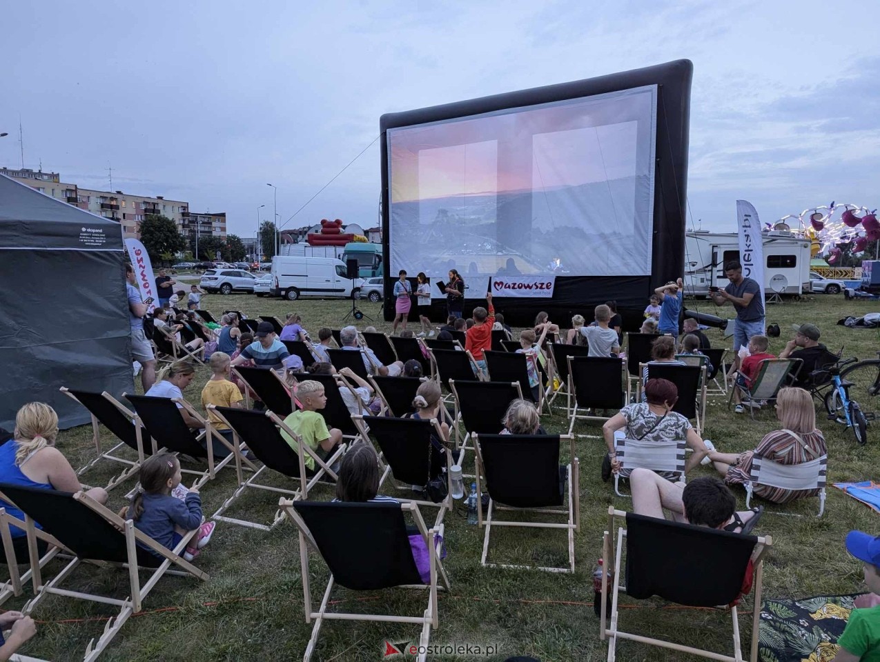 Kino plenerowe przy Galerii Bursztynowej [12.07.2024] - zdjęcie #33 - eOstroleka.pl