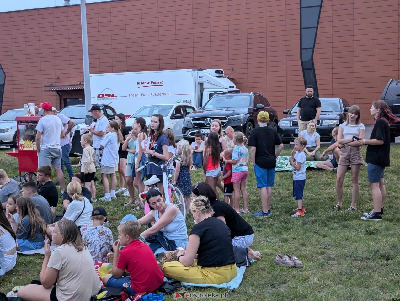 Kino plenerowe przy Galerii Bursztynowej [12.07.2024] - zdjęcie #22 - eOstroleka.pl