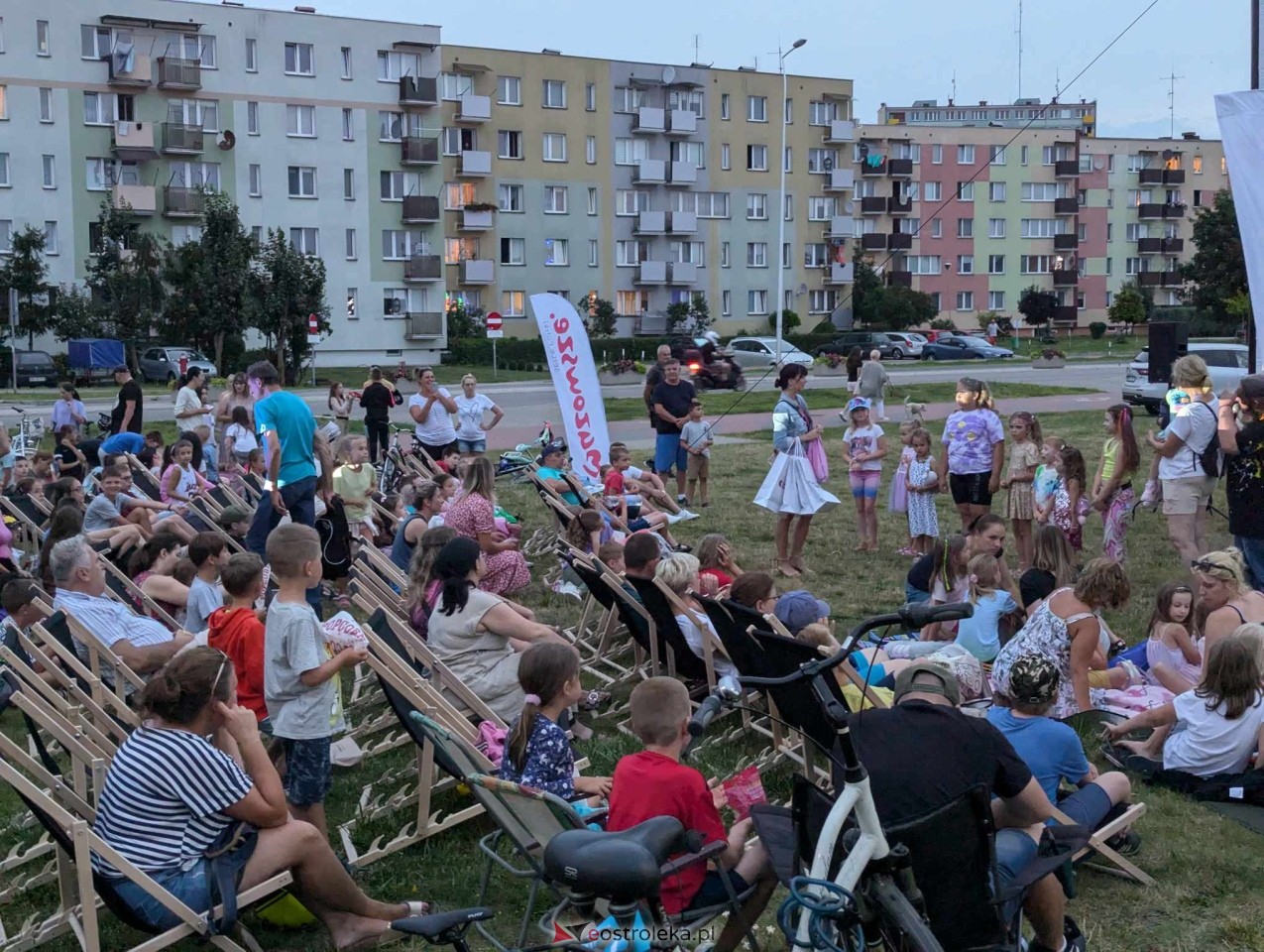 Kino plenerowe przy Galerii Bursztynowej [12.07.2024] - zdjęcie #18 - eOstroleka.pl