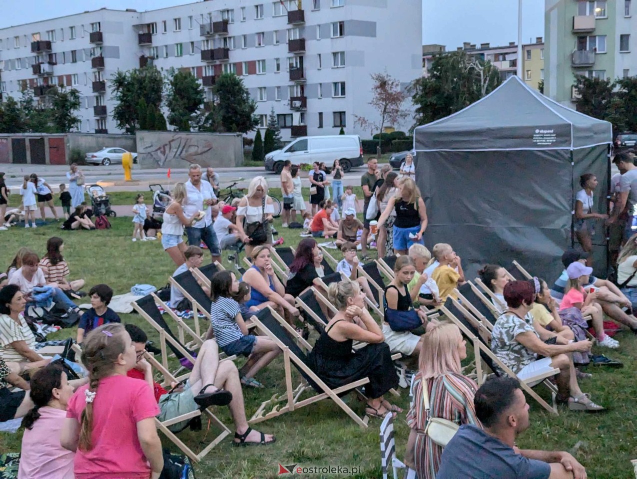 Kino plenerowe przy Galerii Bursztynowej [12.07.2024] - zdjęcie #11 - eOstroleka.pl