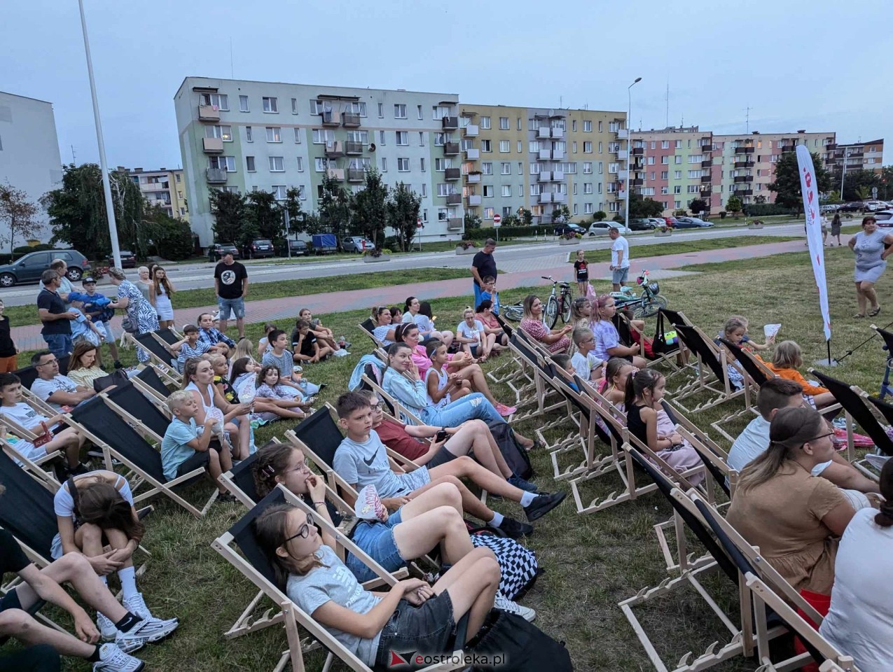 Kino plenerowe przy Galerii Bursztynowej [12.07.2024] - zdjęcie #3 - eOstroleka.pl