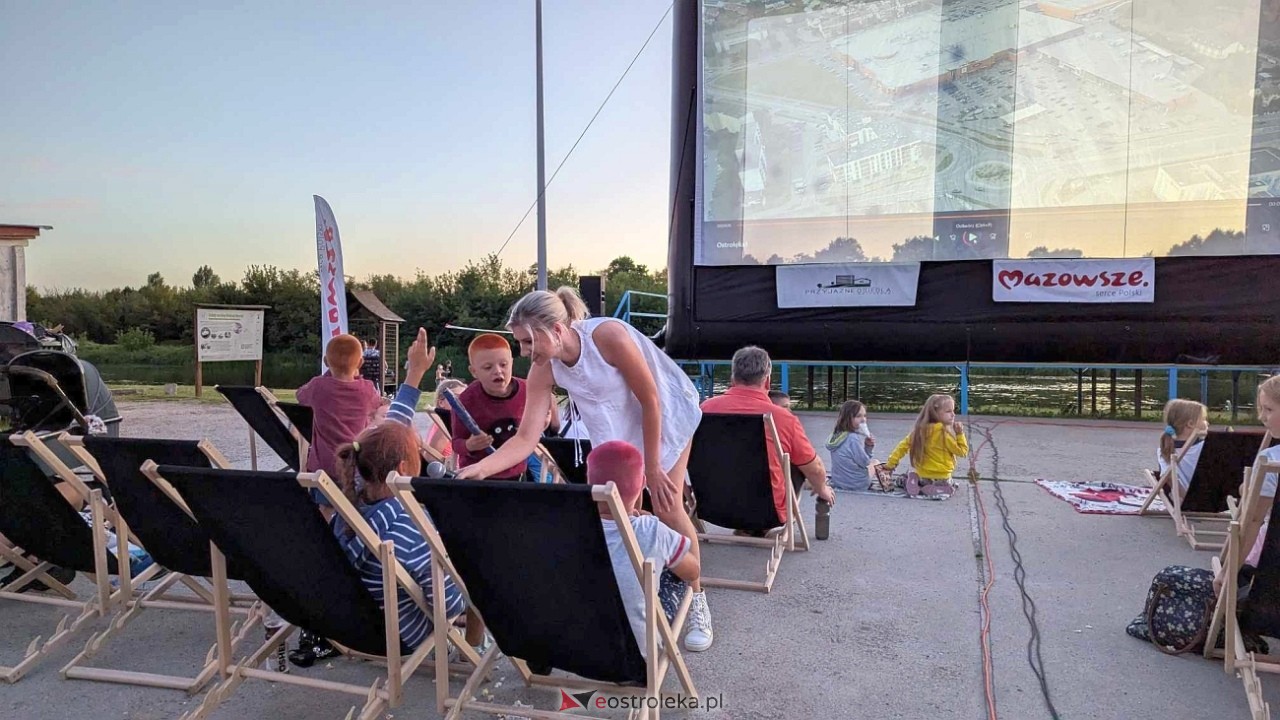 Letnie Kino Plenerowe [13.07.2024] - zdjęcie #15 - eOstroleka.pl