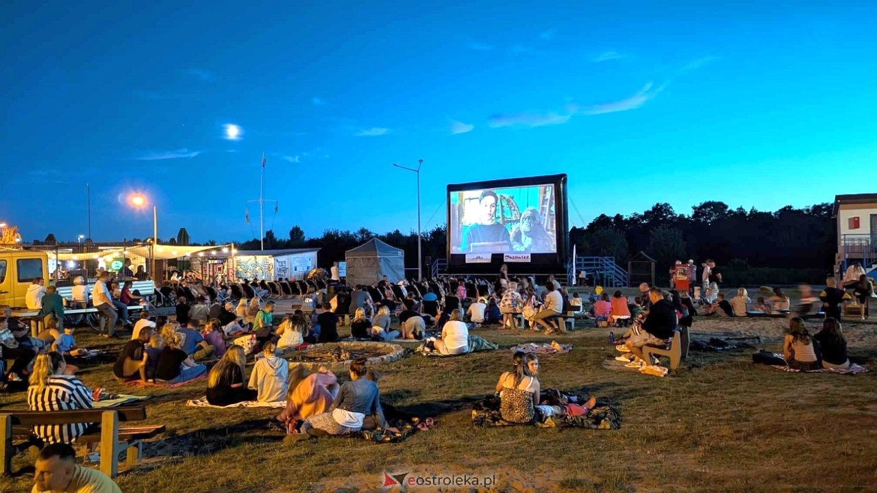 Letnie Kino Plenerowe [13.07.2024] - zdjęcie #10 - eOstroleka.pl