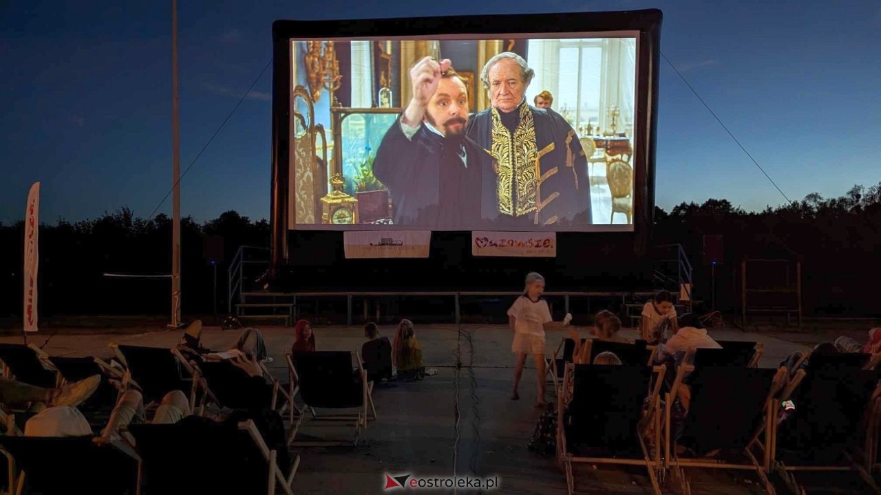 Letnie Kino Plenerowe [13.07.2024] - zdjęcie #9 - eOstroleka.pl