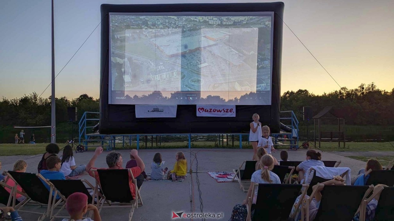 Letnie Kino Plenerowe [13.07.2024] - zdjęcie #7 - eOstroleka.pl