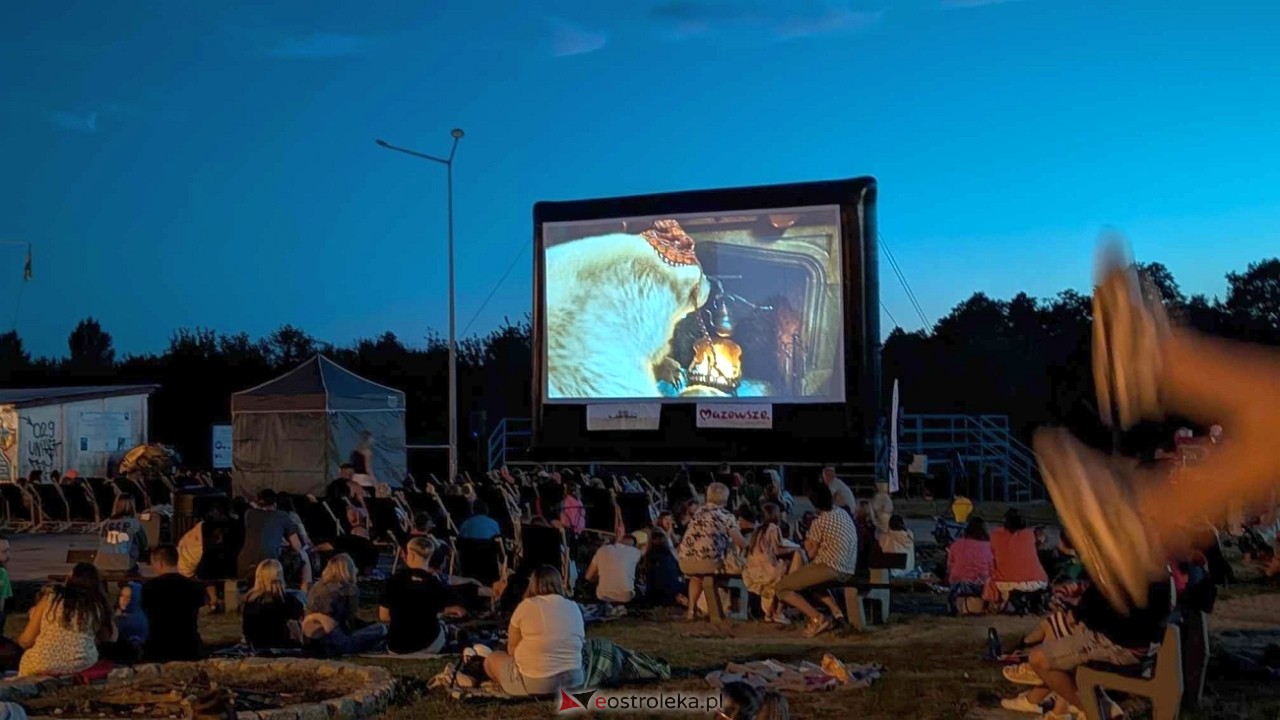 Letnie Kino Plenerowe [13.07.2024] - zdjęcie #4 - eOstroleka.pl