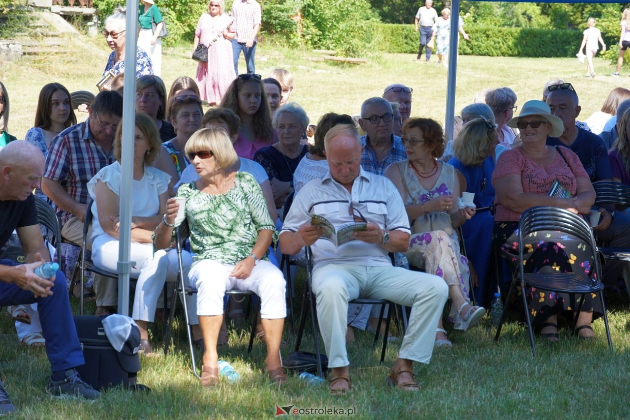 Koncert z cyklu „CHOPIN en VACANCES” w Susku Starym [14.07.2024] - zdjęcie #69 - eOstroleka.pl