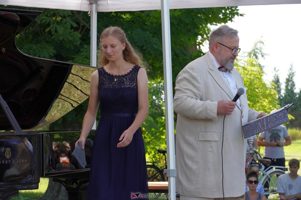 Koncert z cyklu „CHOPIN en VACANCES” w Susku Starym [14.07.2024] - zdjęcie #42 - eOstroleka.pl