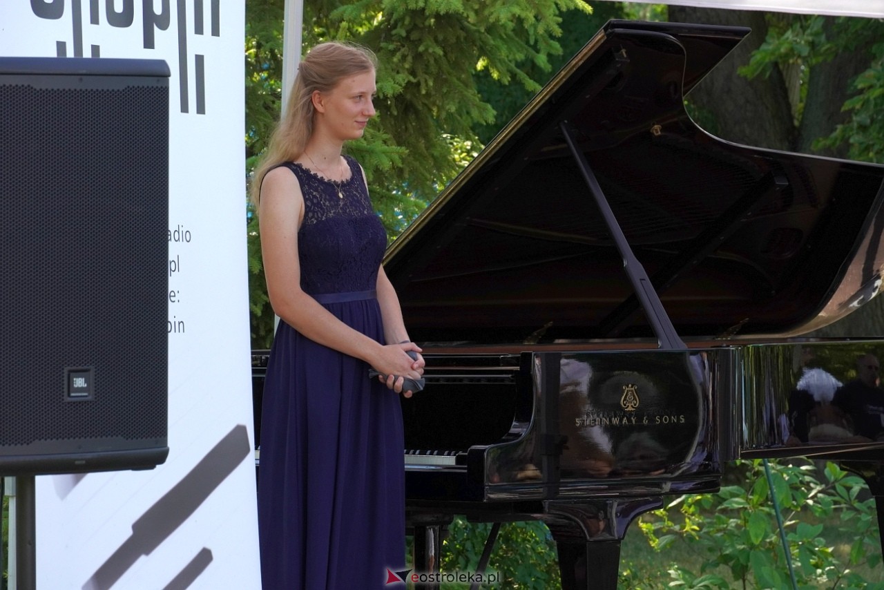 Koncert z cyklu „CHOPIN en VACANCES” w Susku Starym [14.07.2024] - zdjęcie #38 - eOstroleka.pl