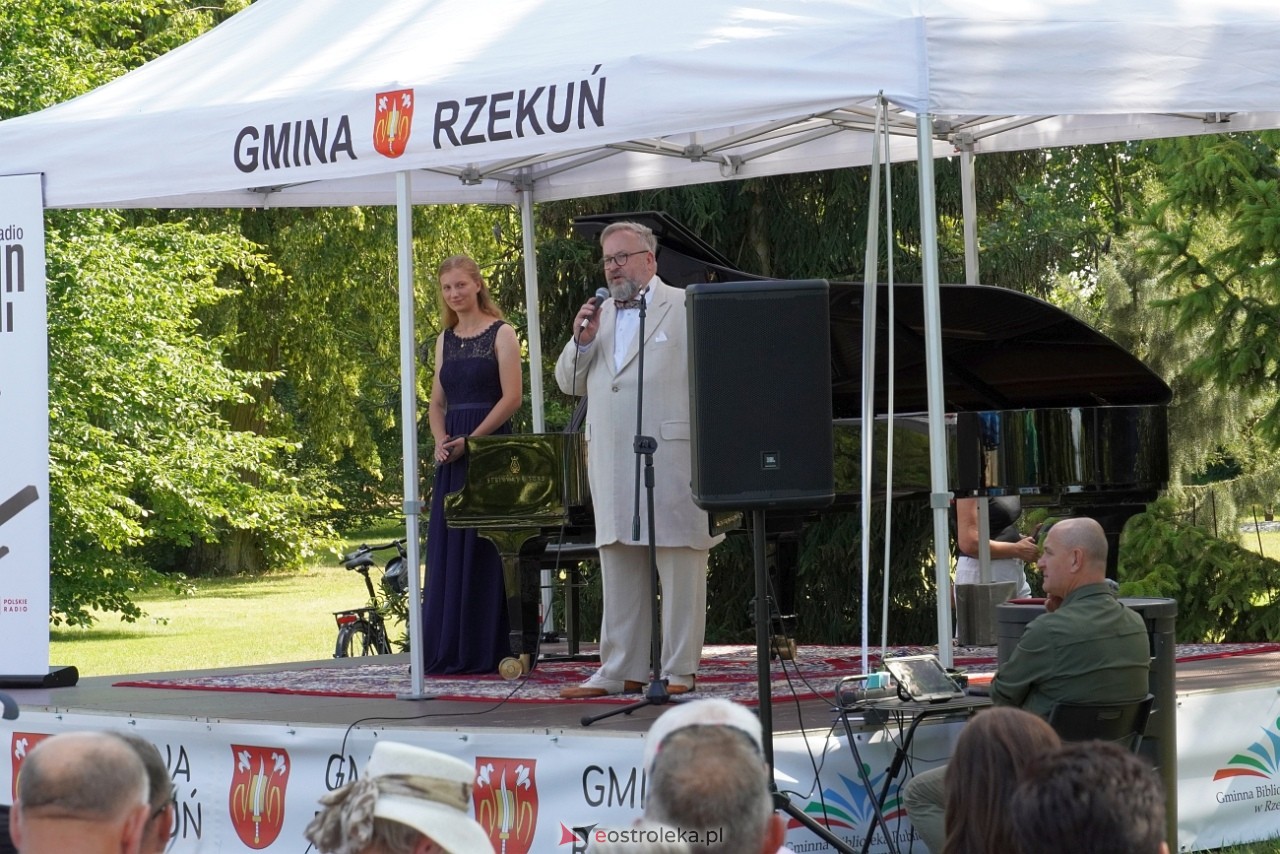 Koncert z cyklu „CHOPIN en VACANCES” w Susku Starym [14.07.2024] - zdjęcie #33 - eOstroleka.pl