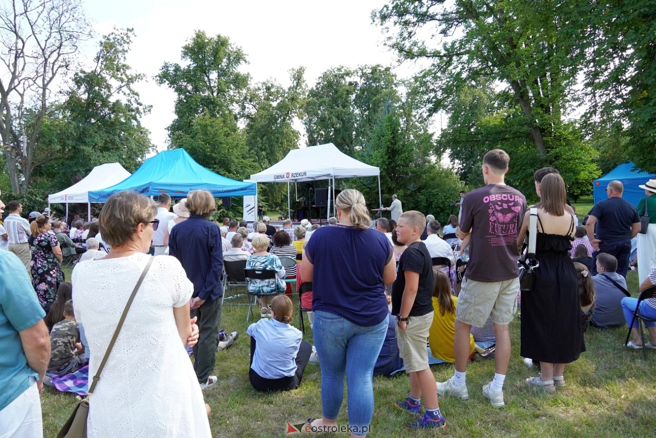 Koncert z cyklu „CHOPIN en VACANCES” w Susku Starym [14.07.2024] - zdjęcie #18 - eOstroleka.pl