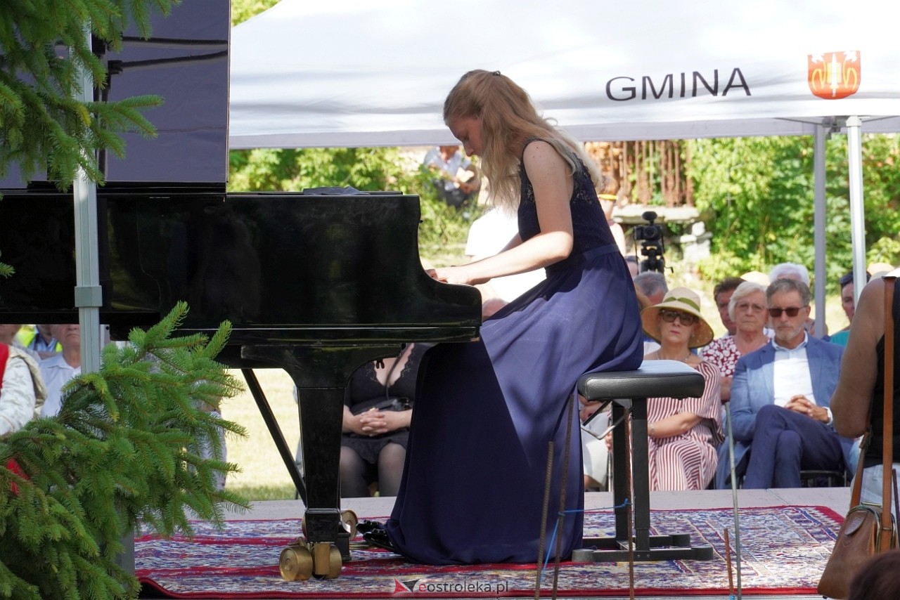 Koncert z cyklu „CHOPIN en VACANCES” w Susku Starym [14.07.2024] - zdjęcie #15 - eOstroleka.pl