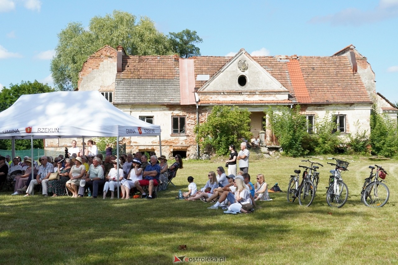 Koncert z cyklu „CHOPIN en VACANCES” w Susku Starym [14.07.2024] - zdjęcie #10 - eOstroleka.pl