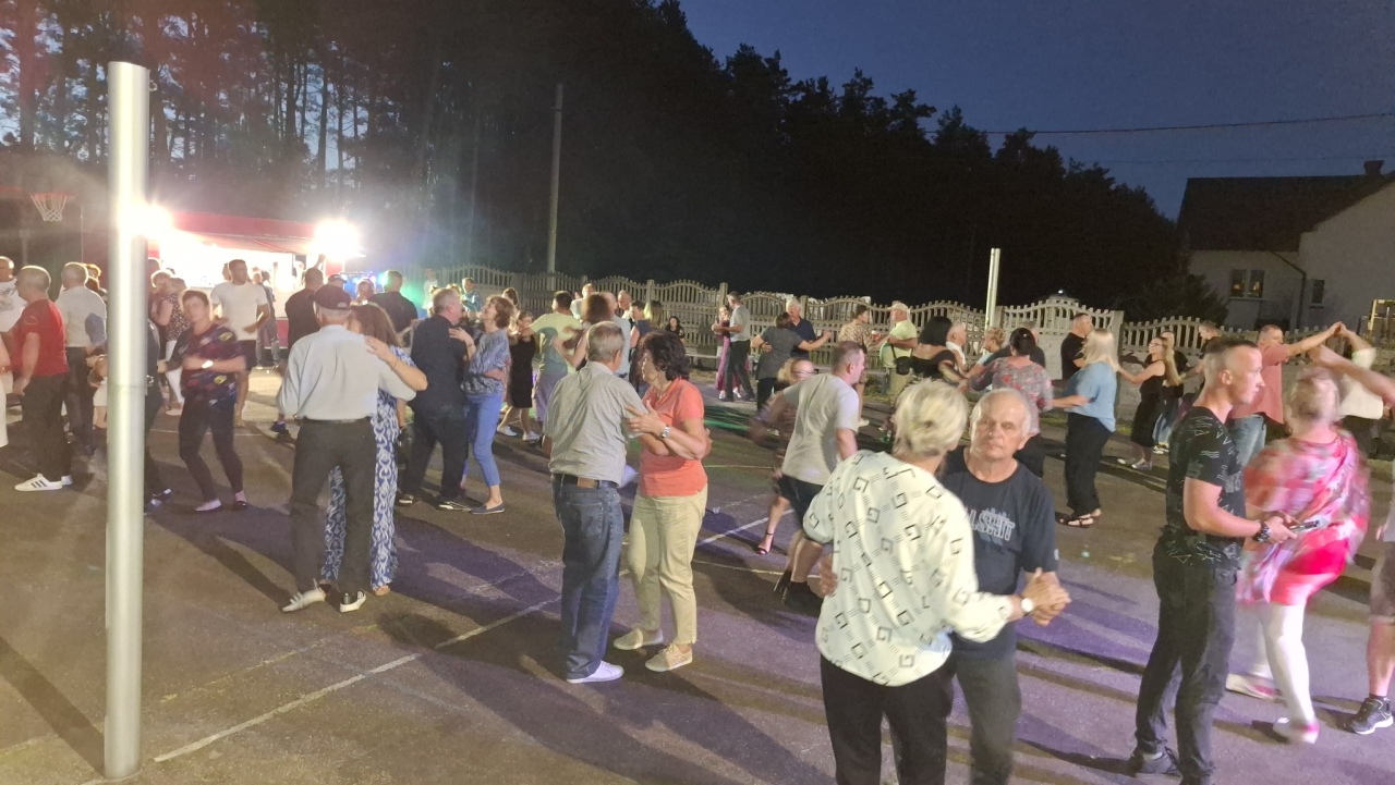 Potańcówka w Durlasach [13.07.2024] - zdjęcie #8 - eOstroleka.pl
