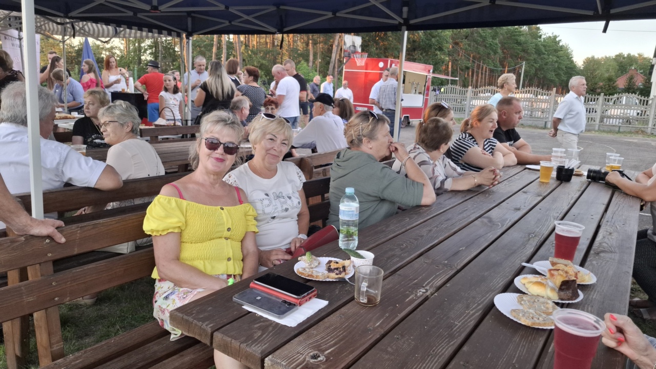 Potańcówka w Durlasach [13.07.2024] - zdjęcie #22 - eOstroleka.pl