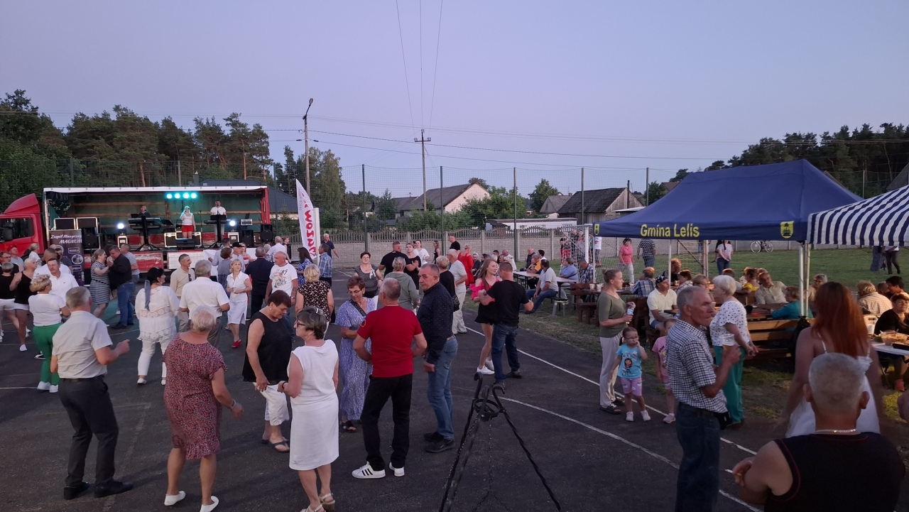 Potańcówka w Durlasach [13.07.2024] - zdjęcie #3 - eOstroleka.pl