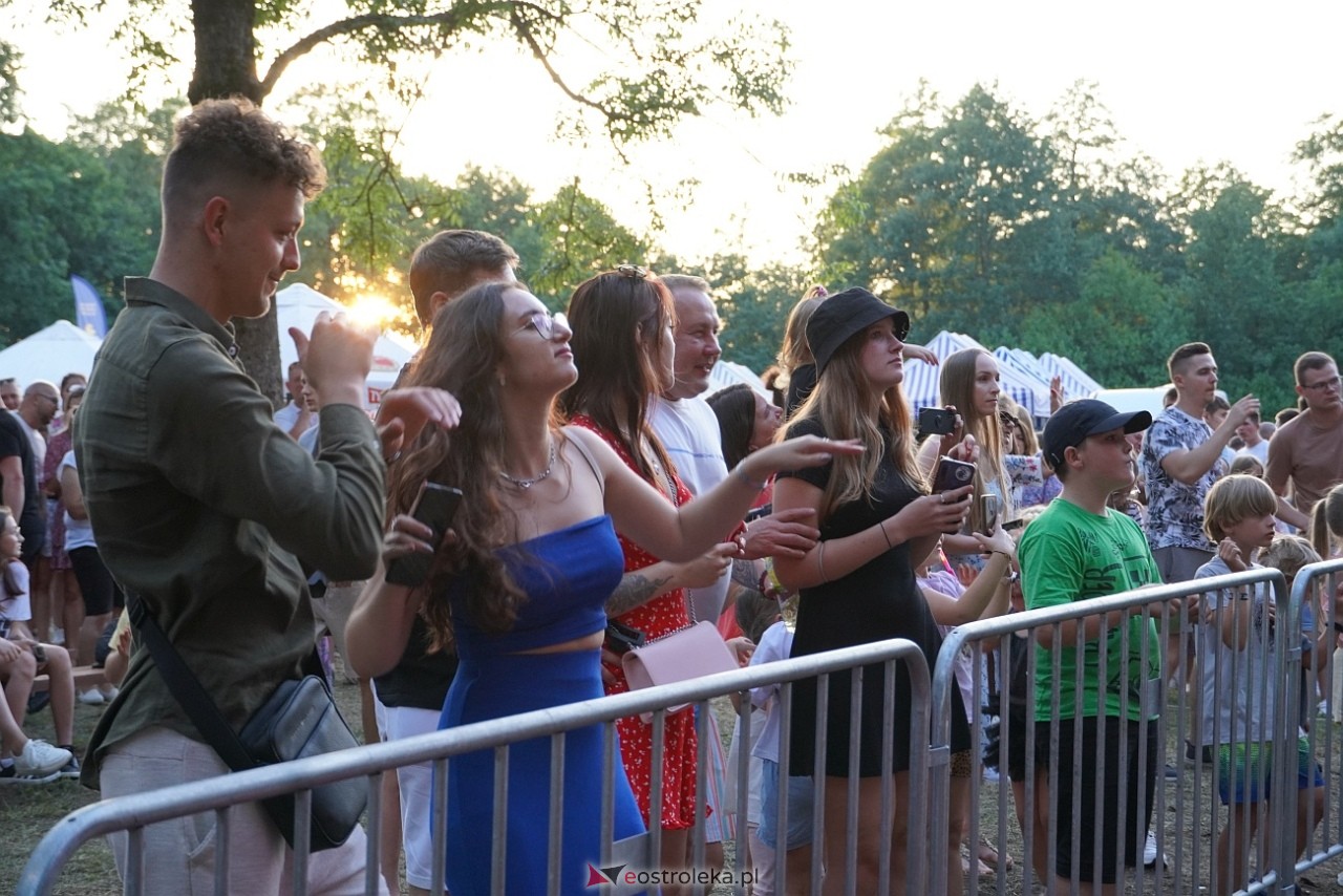 Gromee na zakończenie Święta Folkloru Kurpiowskiego w Zawadach [14.07.2024] - zdjęcie #141 - eOstroleka.pl