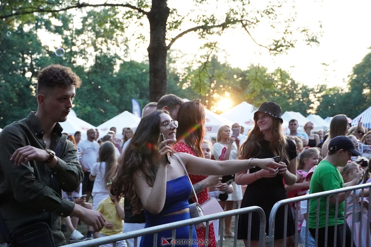 Gromee na zakończenie Święta Folkloru Kurpiowskiego w Zawadach [14.07.2024] - zdjęcie #138 - eOstroleka.pl