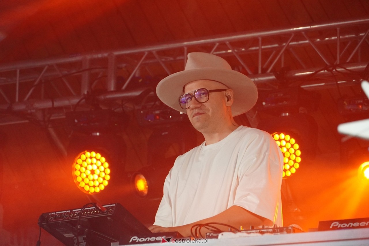 Gromee na zakończenie Święta Folkloru Kurpiowskiego w Zawadach [14.07.2024] - zdjęcie #129 - eOstroleka.pl