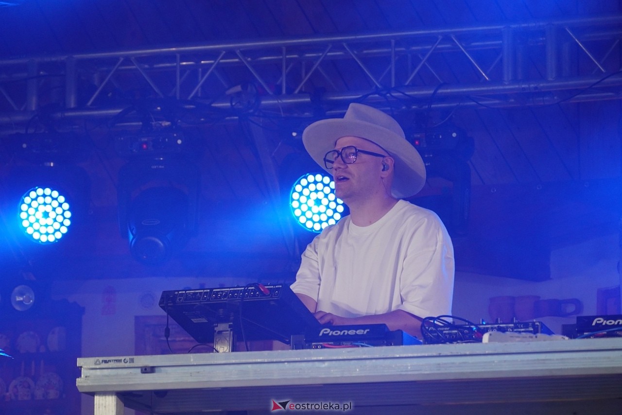 Gromee na zakończenie Święta Folkloru Kurpiowskiego w Zawadach [14.07.2024] - zdjęcie #125 - eOstroleka.pl